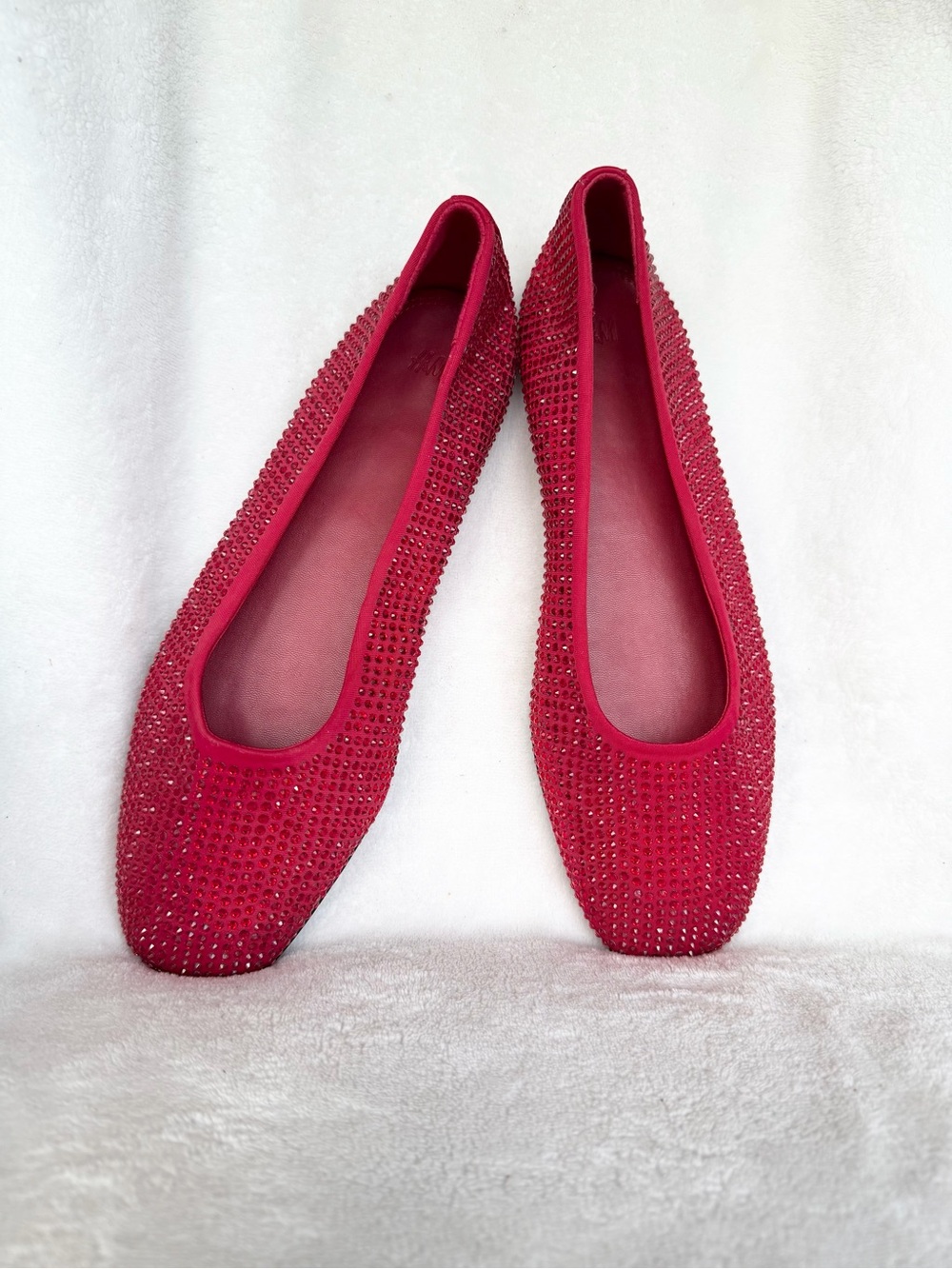H&M Women's Red Crystal Embellished Ballet Flats 6 NWOT